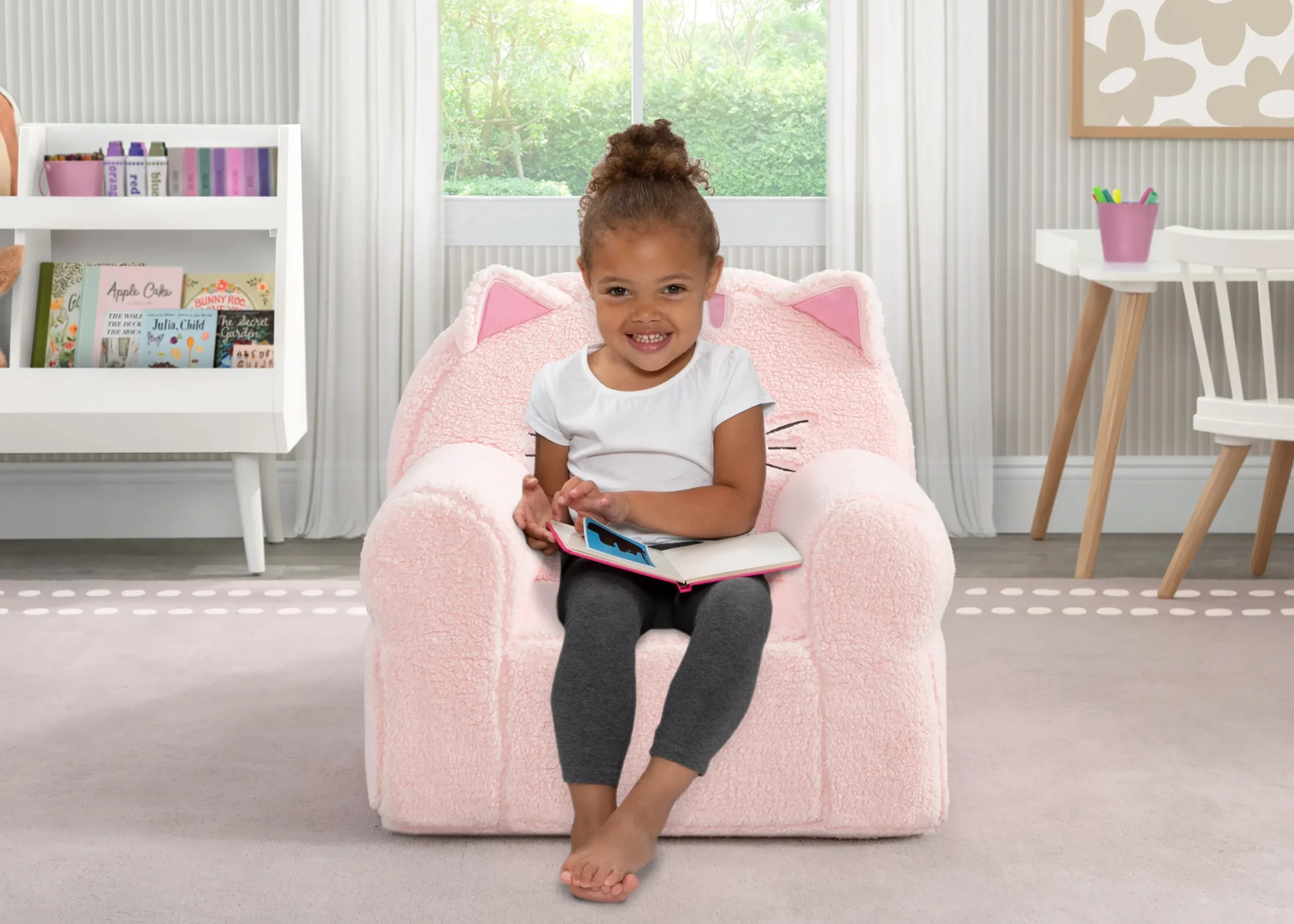 Kids’ Chairs*Delta Children Deluxe Cozee Cat Chair