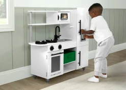 Kitchens*Delta Children Deluxe Modern Kitchen