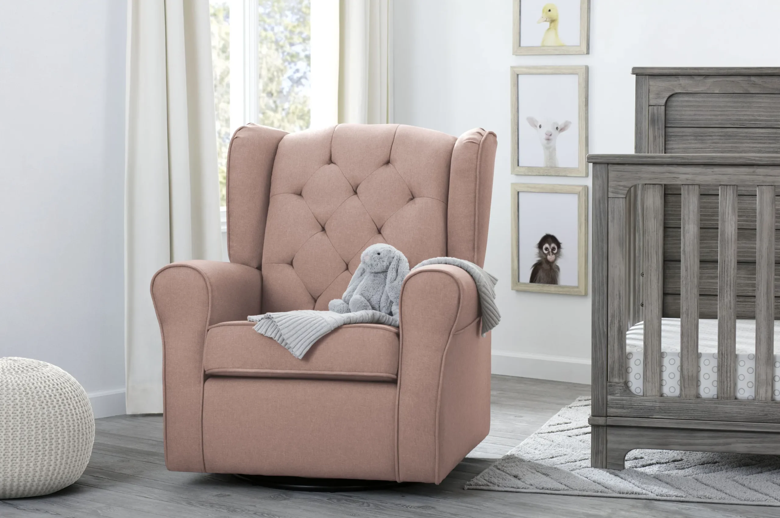 Gliders & Recliners*Delta Children Emma Nursery Glider Swivel Rocker Chair