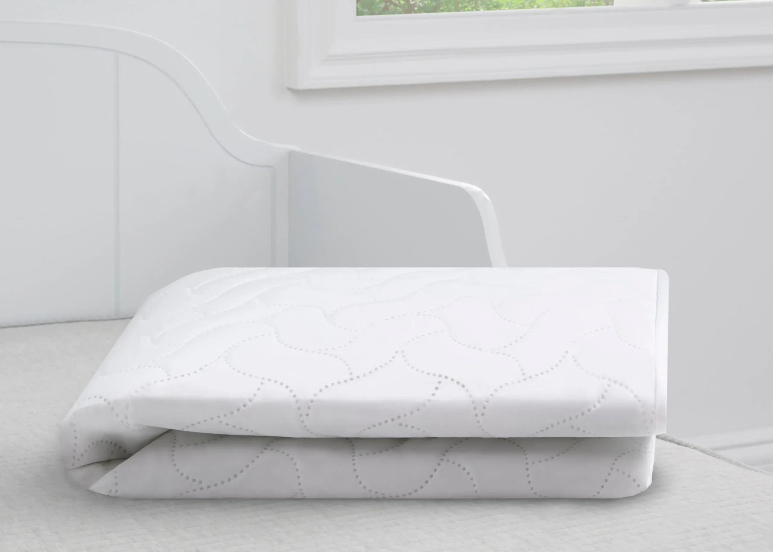 Crib Sheets & Bedding|Crib Sheets & Bedding*Serta pedic Crib Mattress Pad Cover